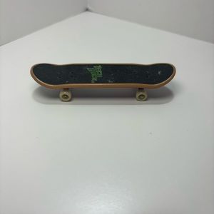 Tech deck vintage 1031 board‎ 
Serial# 90814 AFGG